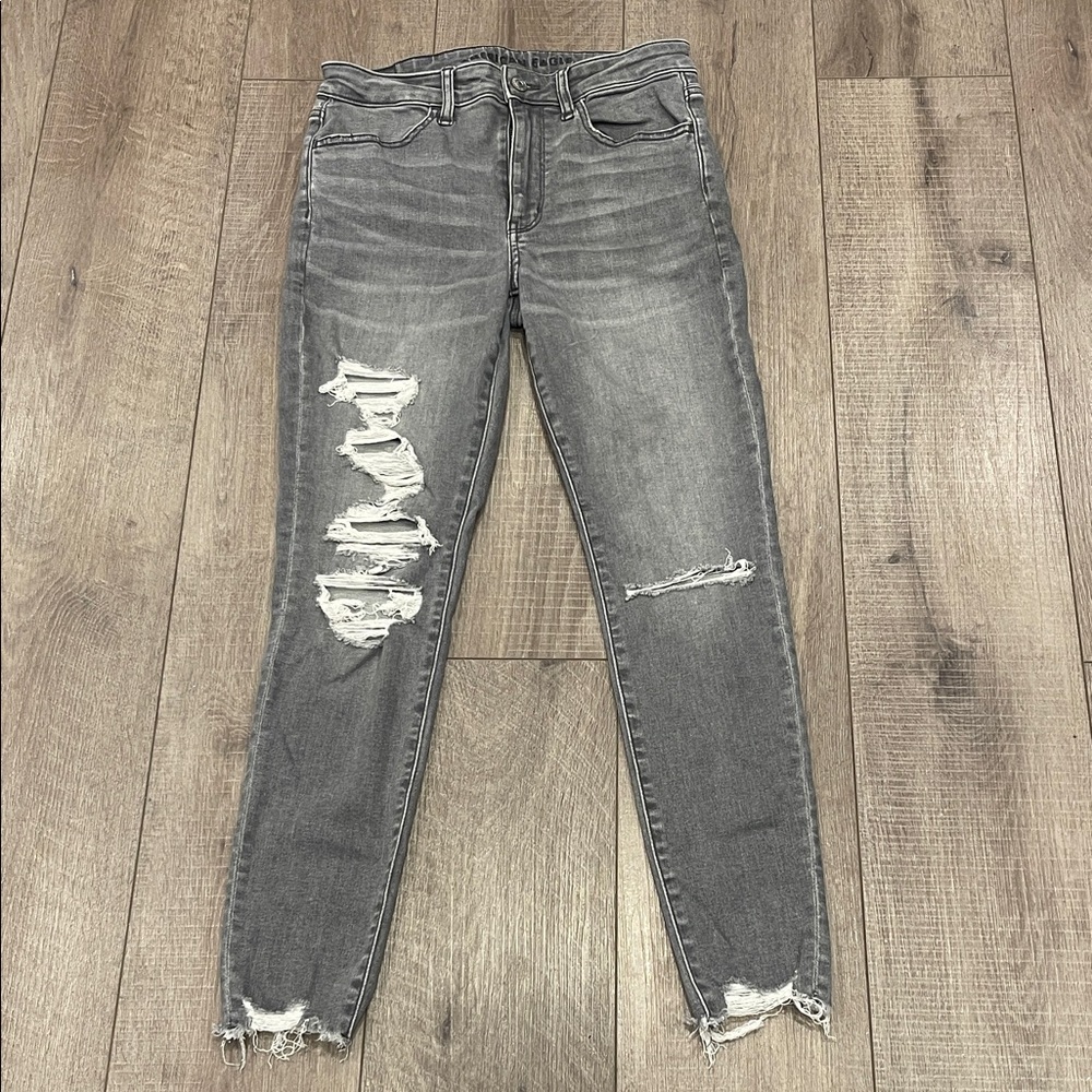 American Eagle Next Level Stretch  Distressed High Rise GrayJeans Size 6